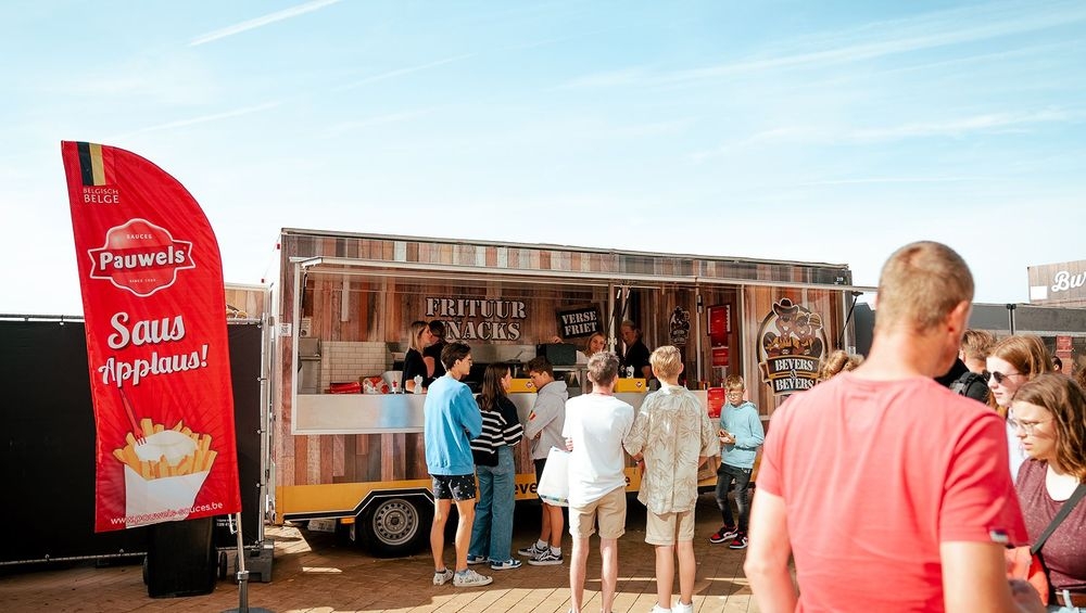 Pauwels Sauzen als hoofdsponsor van Tien Om Te Zien