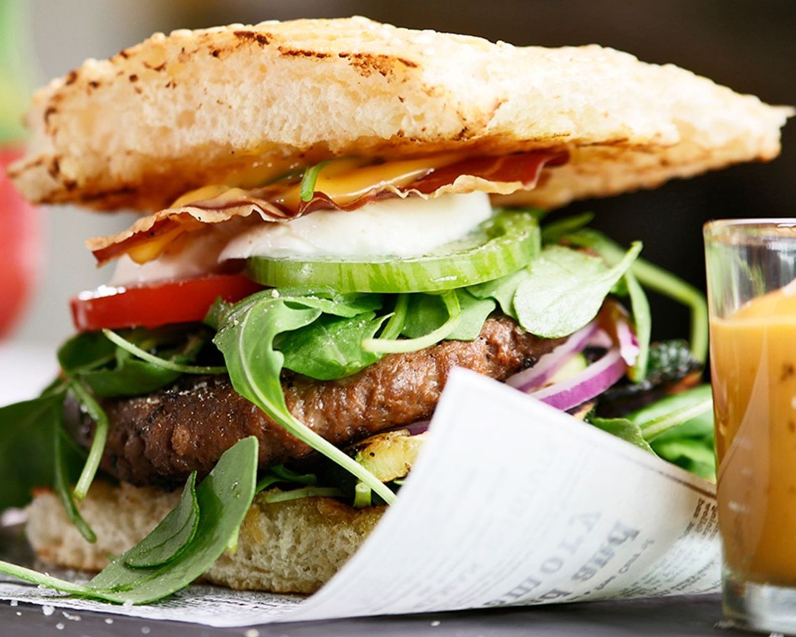 Op vakantie in eigen land met de Toscaanse Saus van Pauwels